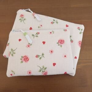 rOSES AND hEARTS / qUILTED zIP pOUCHES / pink lined
